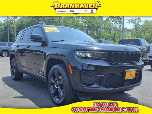 2022 Jeep Grand Cherokee Altitude