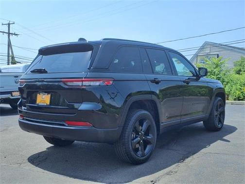 2022 Jeep Grand Cherokee Altitude