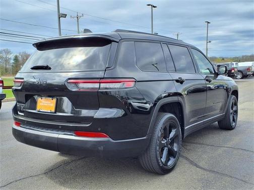 2022 Jeep Grand Cherokee L Altitude