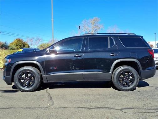 2021 GMC Acadia AT4