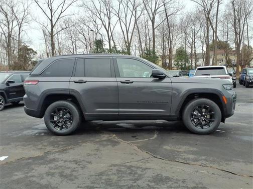 2026 Jeep Grand Cherokee Altitude