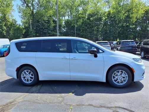 2026 Chrysler Pacifica L