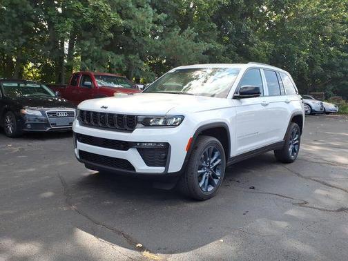 Bright White Clearcoat 2026 Jeep Grand Cherokee 85th Anniversay Edition 4x4