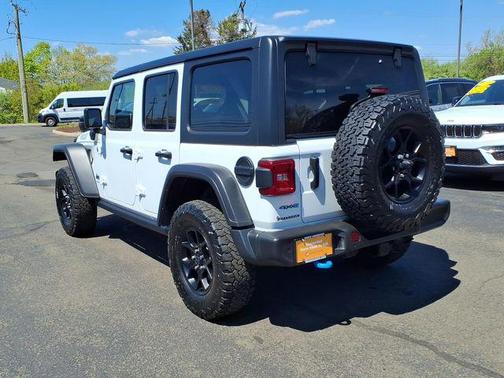 Bright White Clearcoat 2024 Jeep Wrangler 4xe Willys