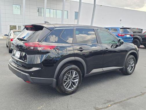 Super Black 2024 Nissan Rogue S