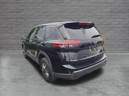 Super Black 2024 Nissan Rogue S