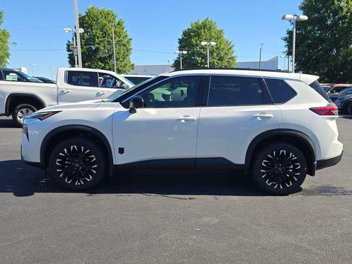 Everest White Pearl Tricoat 2026 Nissan Rogue Dark Armor