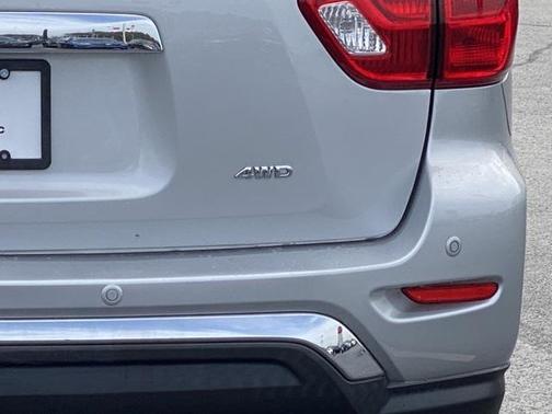 2019 Nissan Pathfinder S