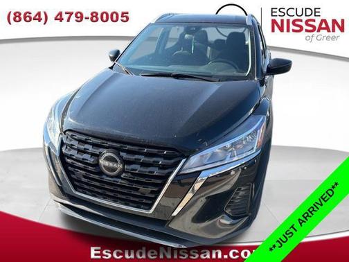 Super Black 2023 Nissan Kicks SV