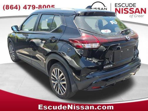 Super Black 2023 Nissan Kicks SV