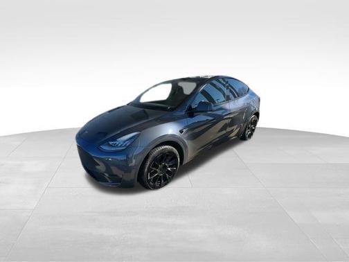 2022 Tesla Model Y Long Range Dual Motor All-Wheel Drive