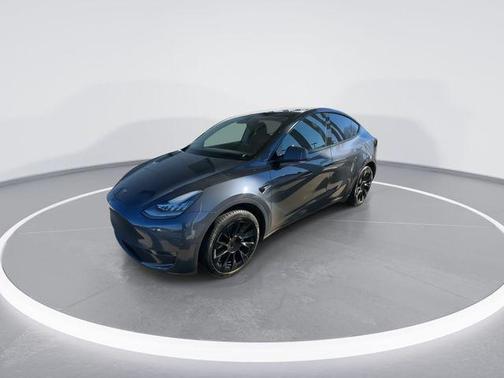 2022 Tesla Model Y Long Range Dual Motor All-Wheel Drive