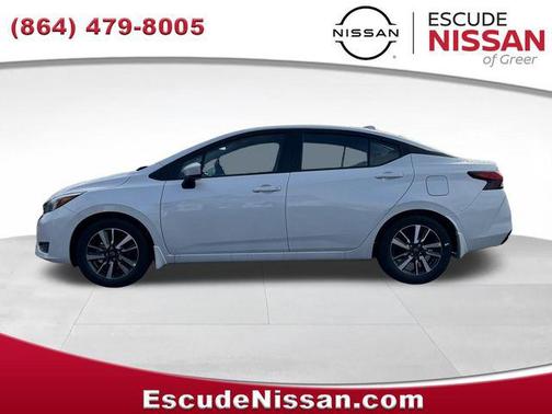 Aspen White Tricoat 2025 Nissan Versa 1.6 SV