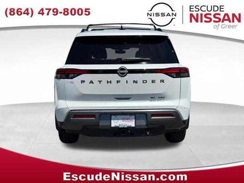Everest White Pearl Tricoat 2026 Nissan Pathfinder SL