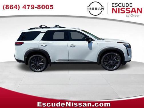 Everest White Pearl Tricoat 2026 Nissan Pathfinder SL
