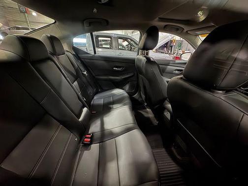 Atlantic Gray Metallic/Super Black 2024 Nissan Sentra SR