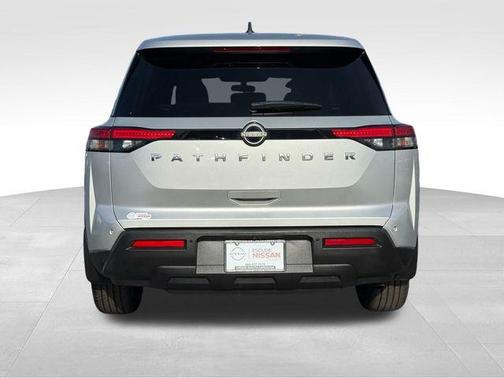 2023 Nissan Pathfinder S FWD