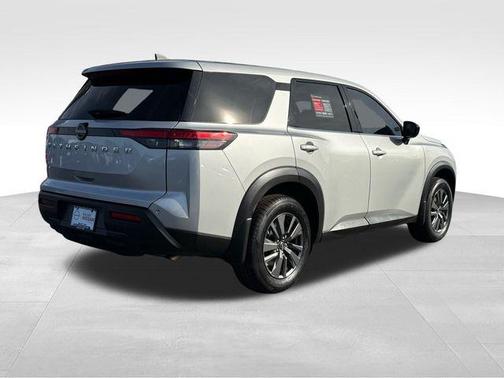2023 Nissan Pathfinder S FWD
