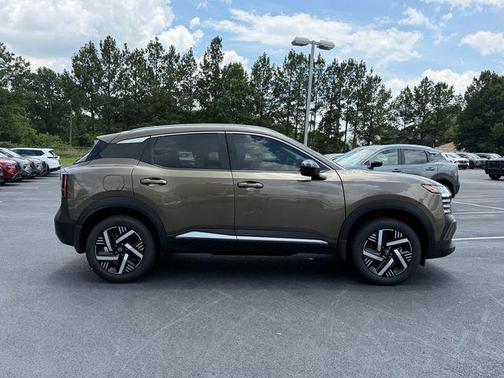 Canyon Bronze Metallic 2026 Nissan Kicks SV