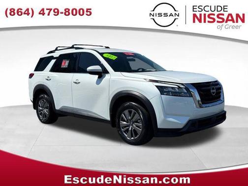 Everest White Pearl Tricoat 2025 Nissan Pathfinder SV FWD