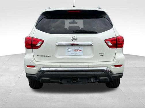 2018 Nissan Pathfinder SL
