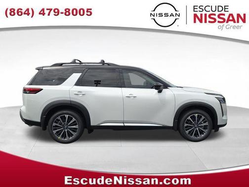 Everest White Pearl/Black 2026 Nissan Pathfinder Platinum