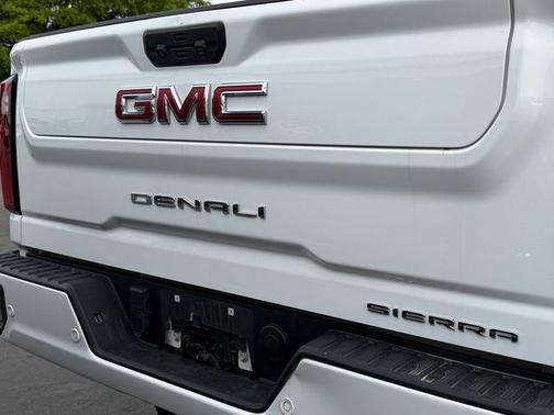 Summit White 2024 GMC Sierra 2500 Denali