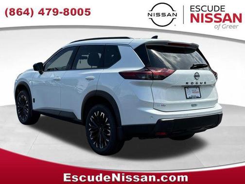 Everest White Pearl Tricoat 2026 Nissan Rogue Dark Armor