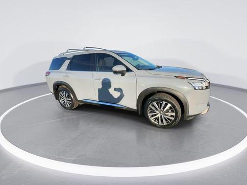 2022 Nissan Pathfinder Platinum 4WD