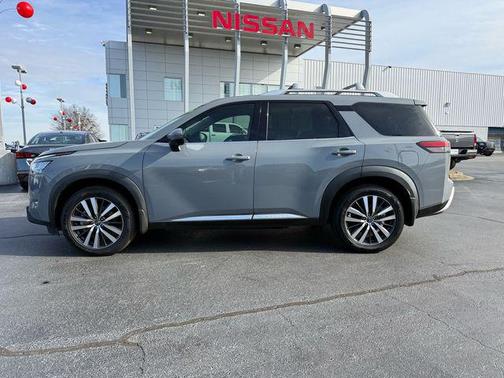 2022 Nissan Pathfinder Platinum 4WD