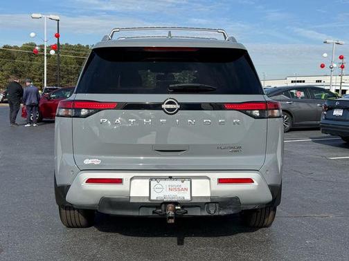 2022 Nissan Pathfinder Platinum 4WD