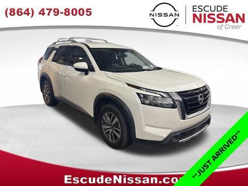 Pearl White Tricoat 2022 Nissan Pathfinder SL 4WD