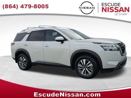 Pearl White Tricoat 2022 Nissan Pathfinder SL 4WD