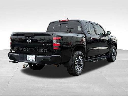 2024 Nissan Frontier SL