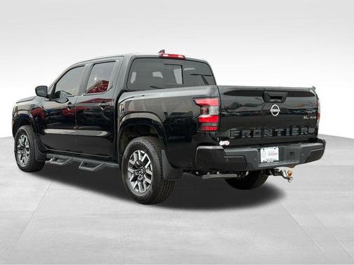 2024 Nissan Frontier SL