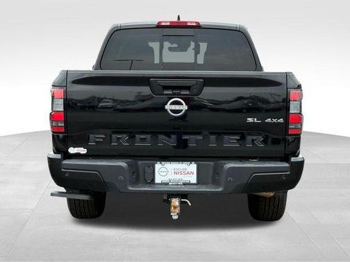 2024 Nissan Frontier SL