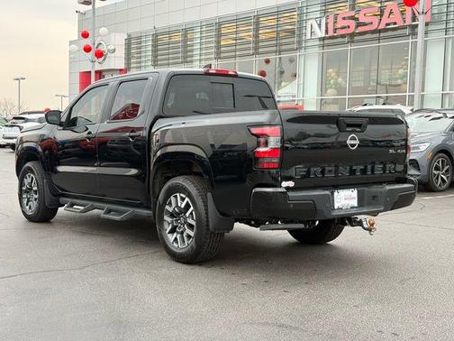 2024 Nissan Frontier SL