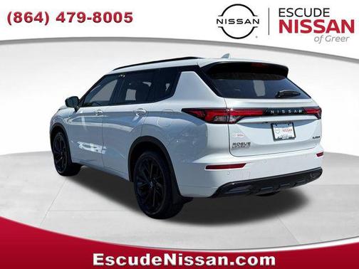 Alpine Frost 2026 Nissan Rogue Platinum