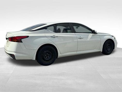 2022 Nissan Altima S FWD