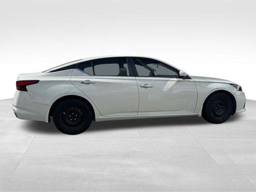 2022 Nissan Altima S FWD