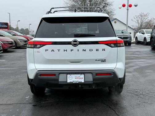 2026 Nissan Pathfinder Platinum