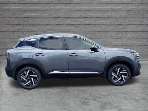 Gun Metallic 2026 Nissan Kicks SV