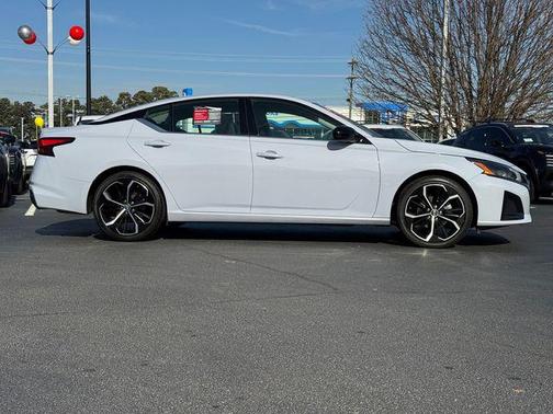 2024 Nissan Altima SR FWD