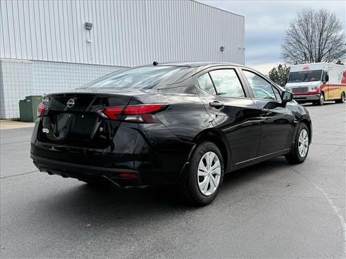 2025 Nissan Versa 1.6 S