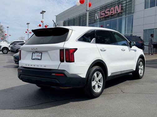 2022 Kia Sorento LX