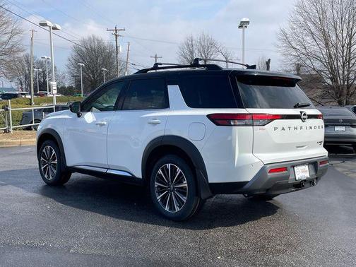 2026 Nissan Pathfinder Platinum