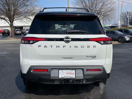 2026 Nissan Pathfinder Platinum