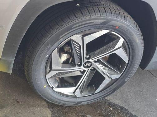 Shimmering Silver 2022 Hyundai TUCSON Limited