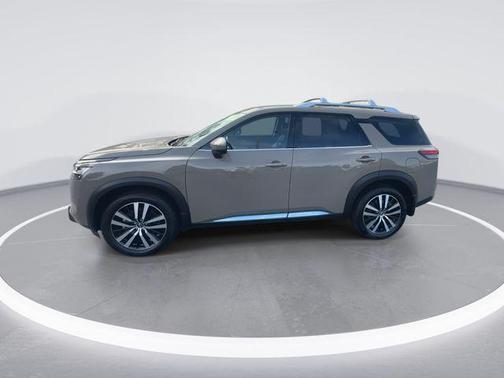 2023 Nissan Pathfinder Platinum FWD