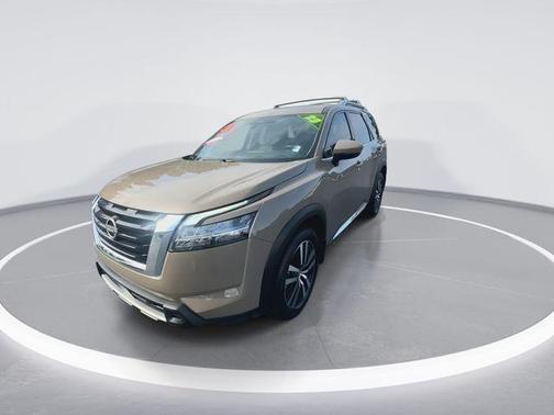 2023 Nissan Pathfinder Platinum FWD